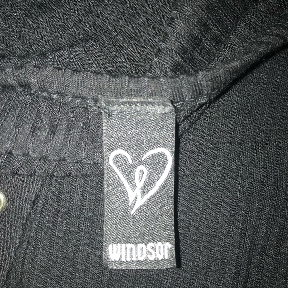 Windsor flowy black long sleeve mini dress - Picture 5 of 5